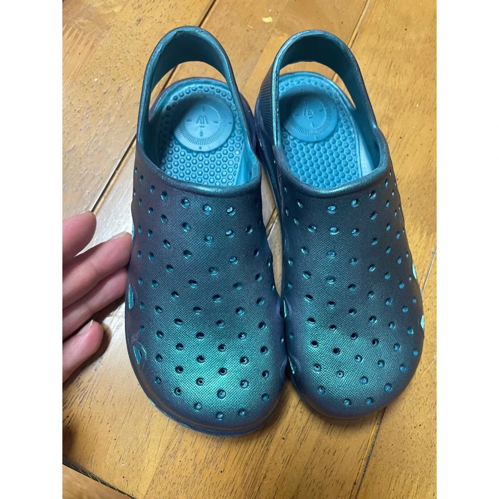 Totes Everywear Kids Clogs Iridescent Teal Blue Slip On Water Shoes Size 9-10
